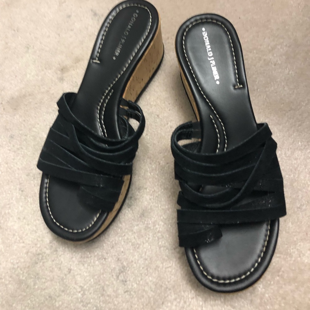 BNWOT Donald J Pliner Sandals